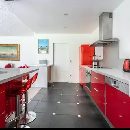 En Rouge Et Blanc : Appart D'exception De 250m² * 巴黎