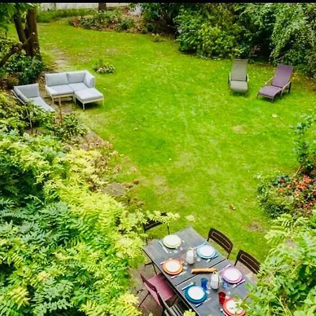 En Rouge Et Blanc : Appart D'exception De 250m² 巴黎